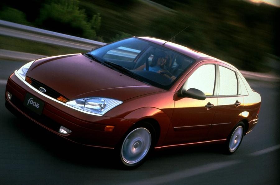  Ford Focus Saloon 1999 года  (фото 14 из 53)